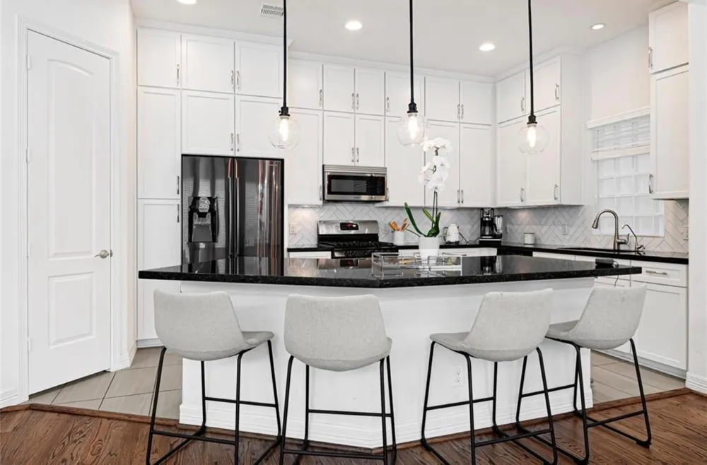 1531 Woodbend Park W Houston, TX 77055