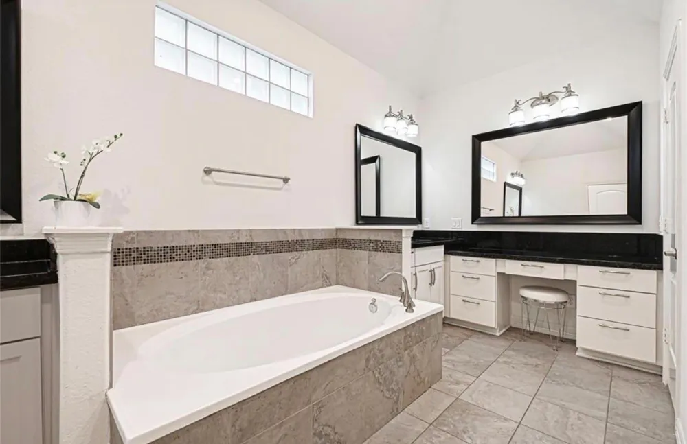 1531 Woodbend Park W Houston, TX 77055