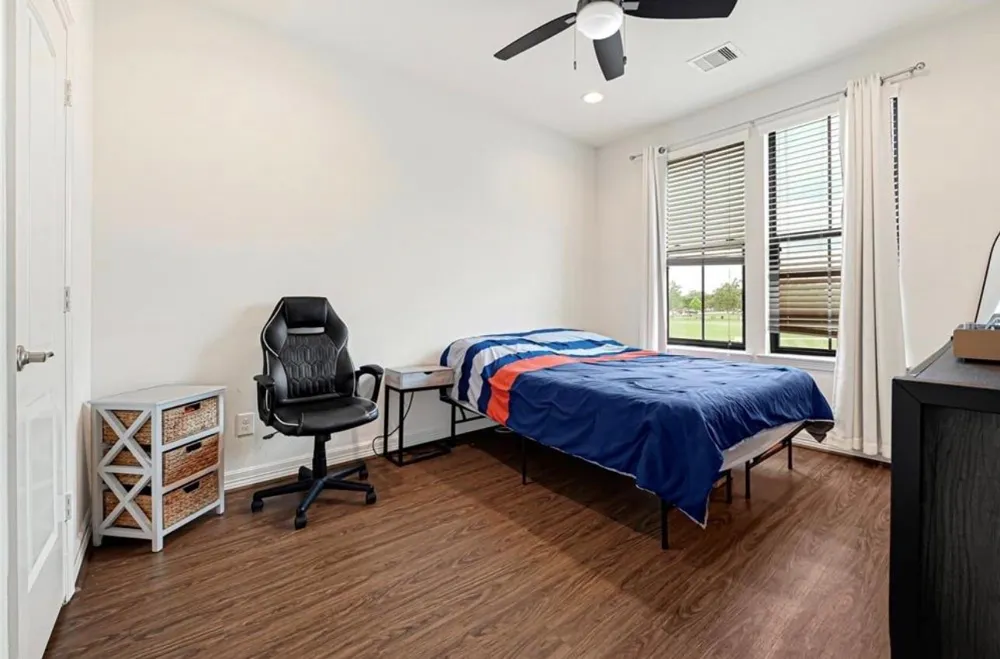 1531 Woodbend Park W Houston, TX 77055