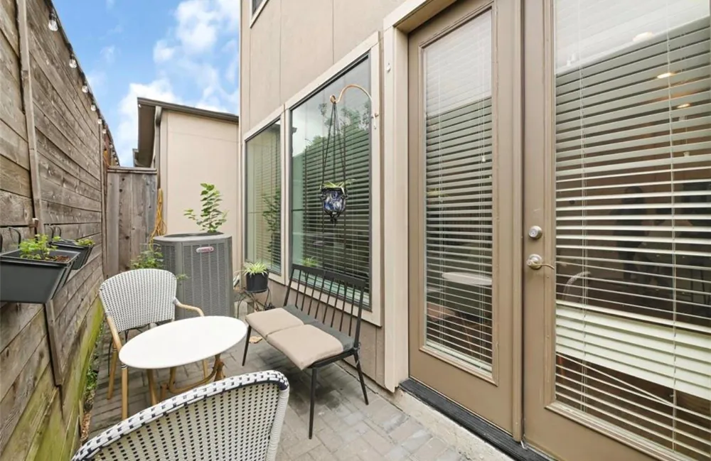 1531 Woodbend Park W Houston, TX 77055