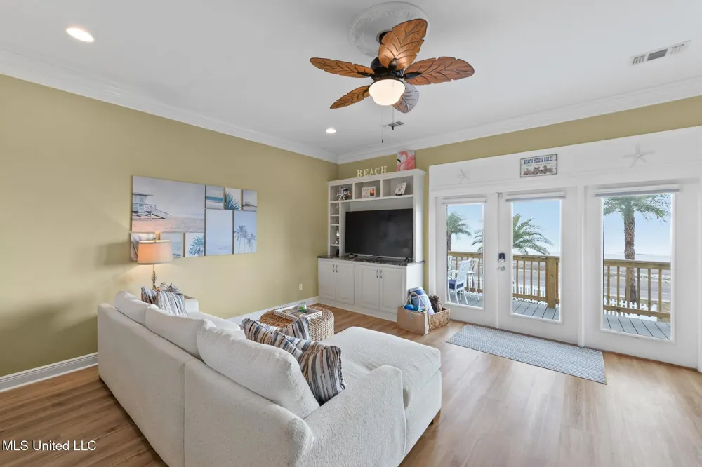 806 W Beach Boulevard Long Beach, MS 39560