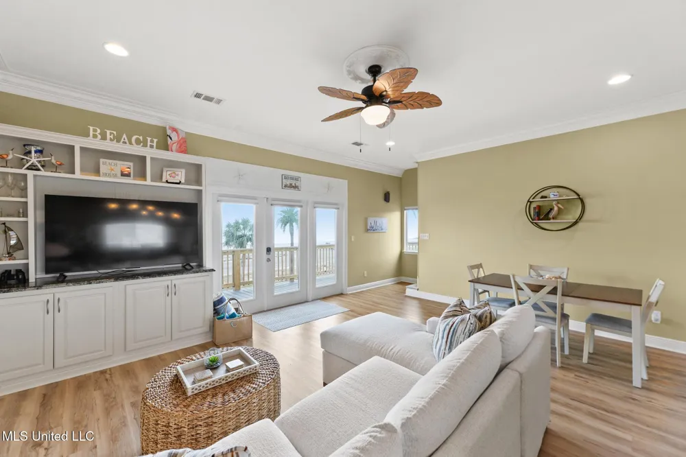 806 W Beach Boulevard Long Beach, MS 39560