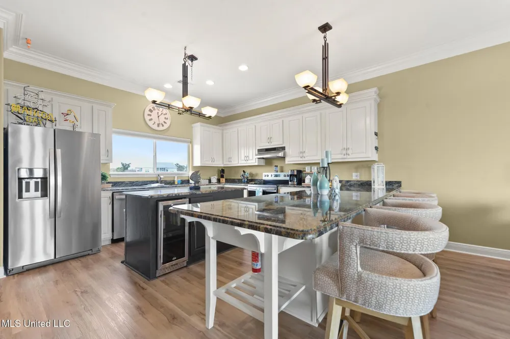 806 W Beach Boulevard Long Beach, MS 39560