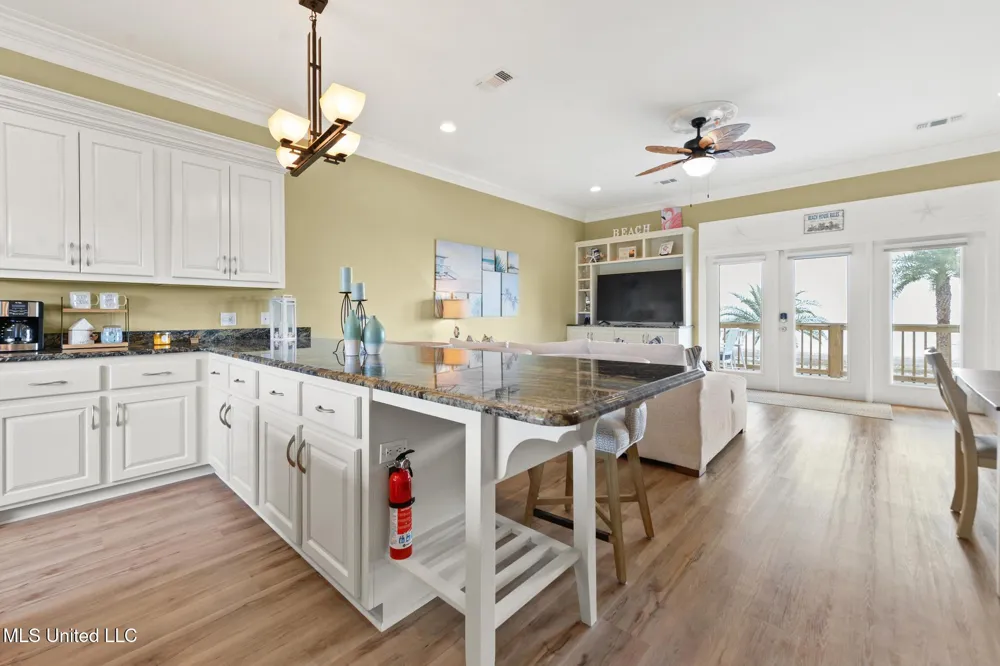 806 W Beach Boulevard Long Beach, MS 39560