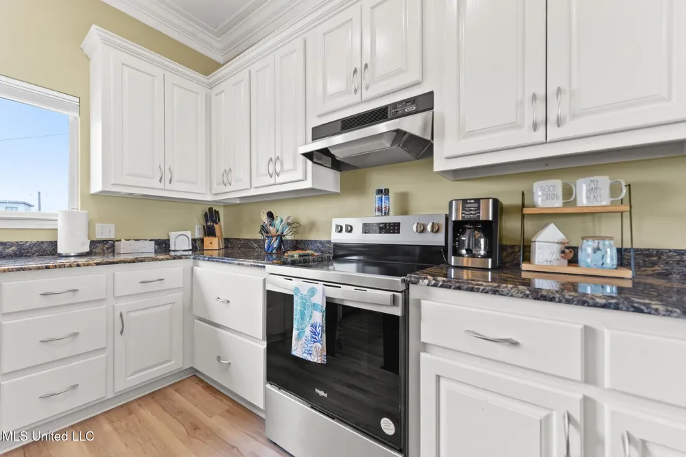 806 W Beach Boulevard Long Beach, MS 39560