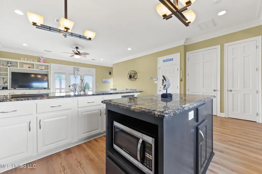 806 W Beach Boulevard Long Beach, MS 39560