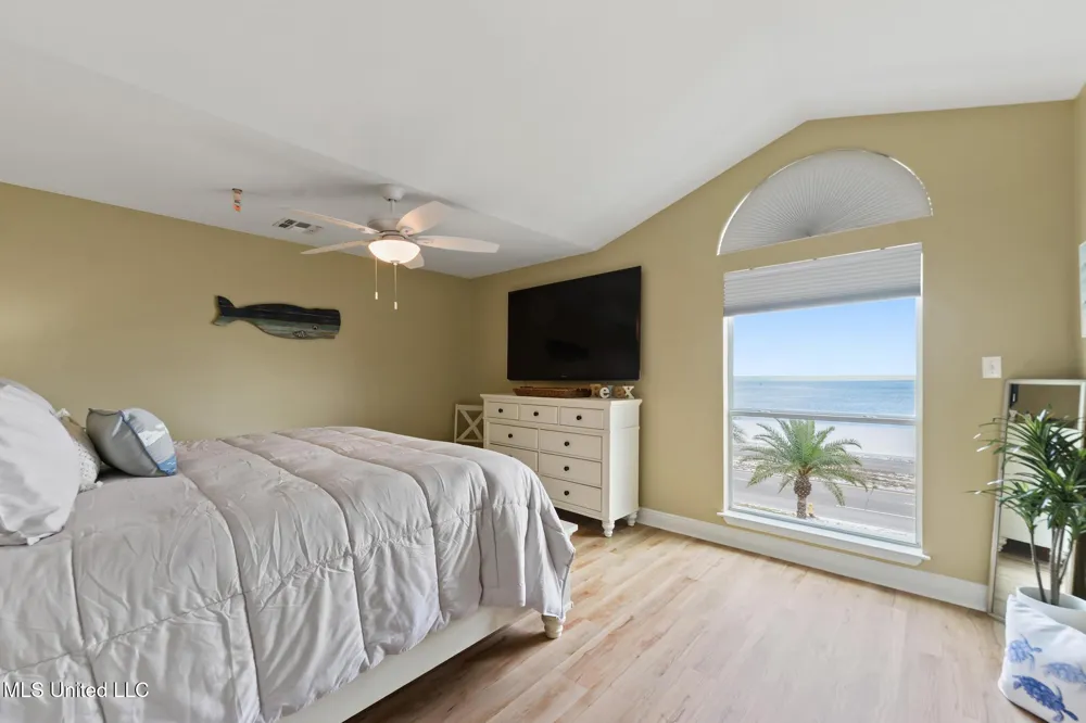 806 W Beach Boulevard Long Beach, MS 39560