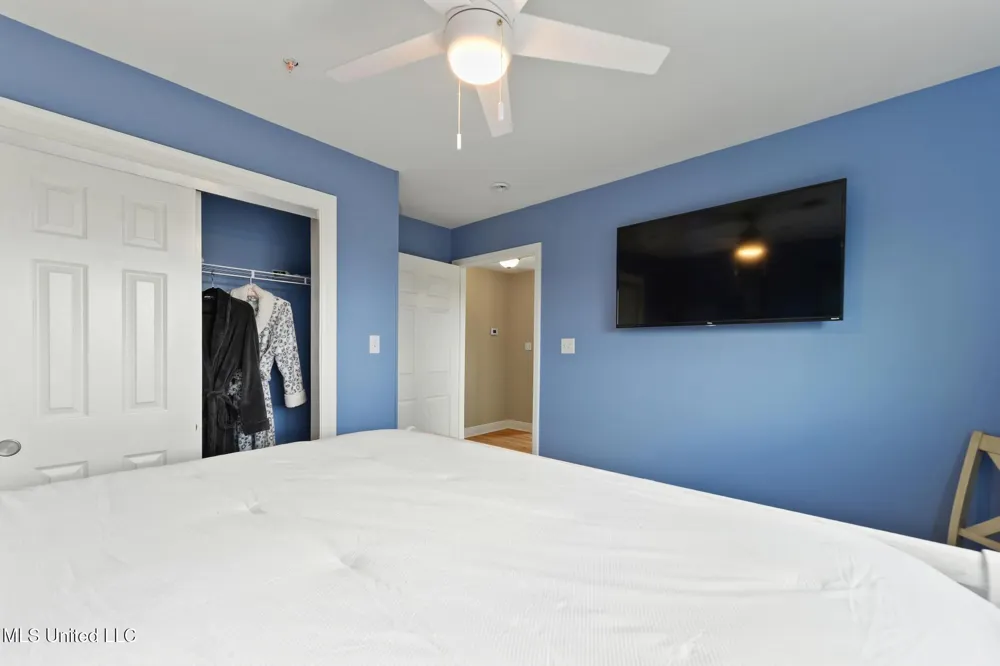 806 W Beach Boulevard Long Beach, MS 39560