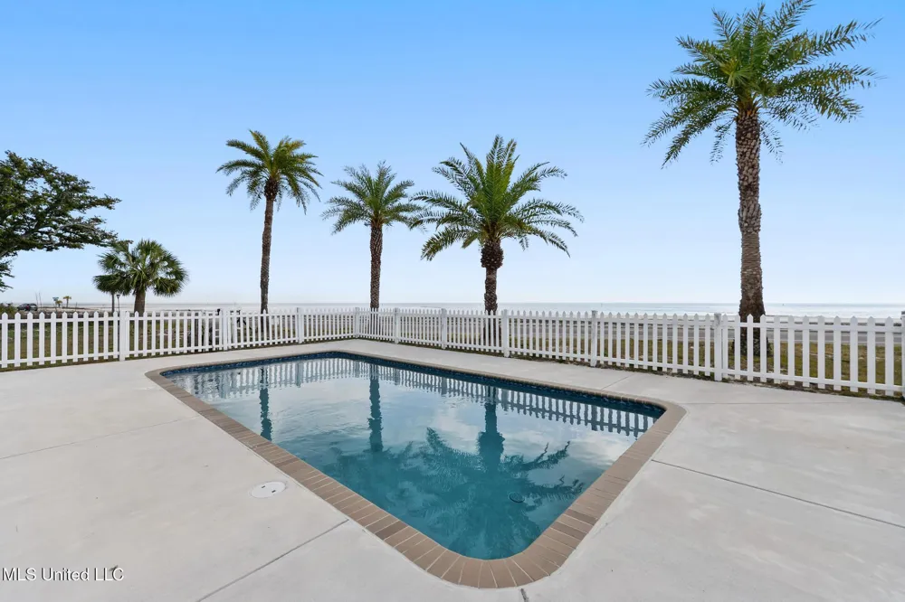 806 W Beach Boulevard Long Beach, MS 39560