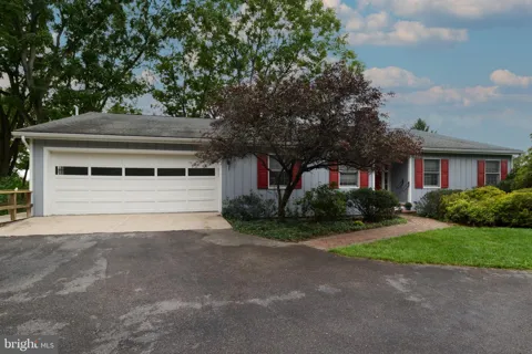 645 ROYAL CIRCLE