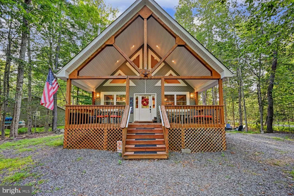 5376 CONOQUENISSING DRIVE Pocono Lake, PA 18347