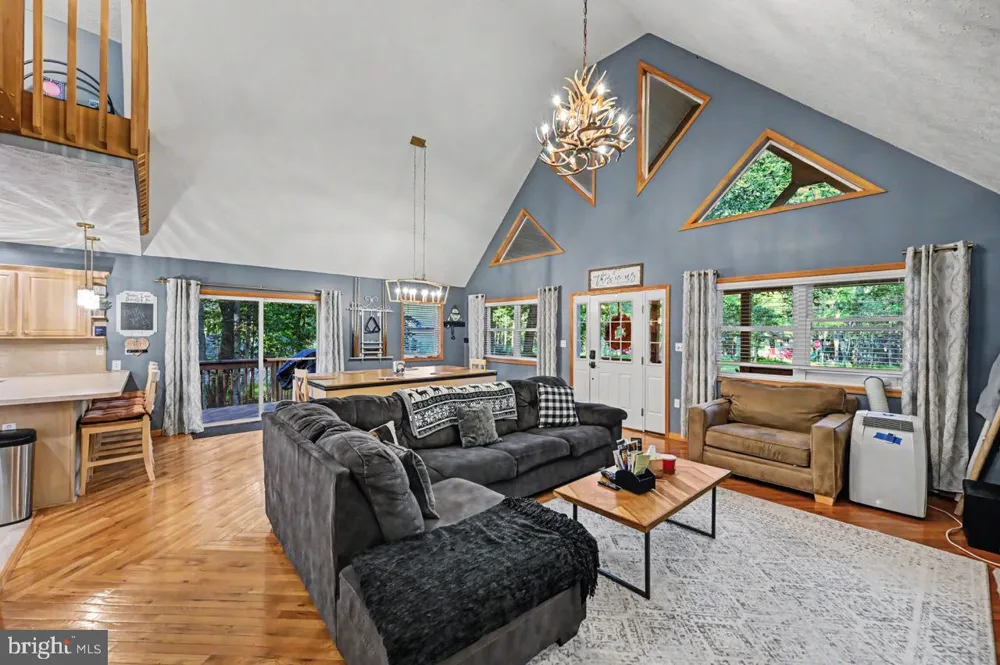 5376 CONOQUENISSING DRIVE Pocono Lake, PA 18347