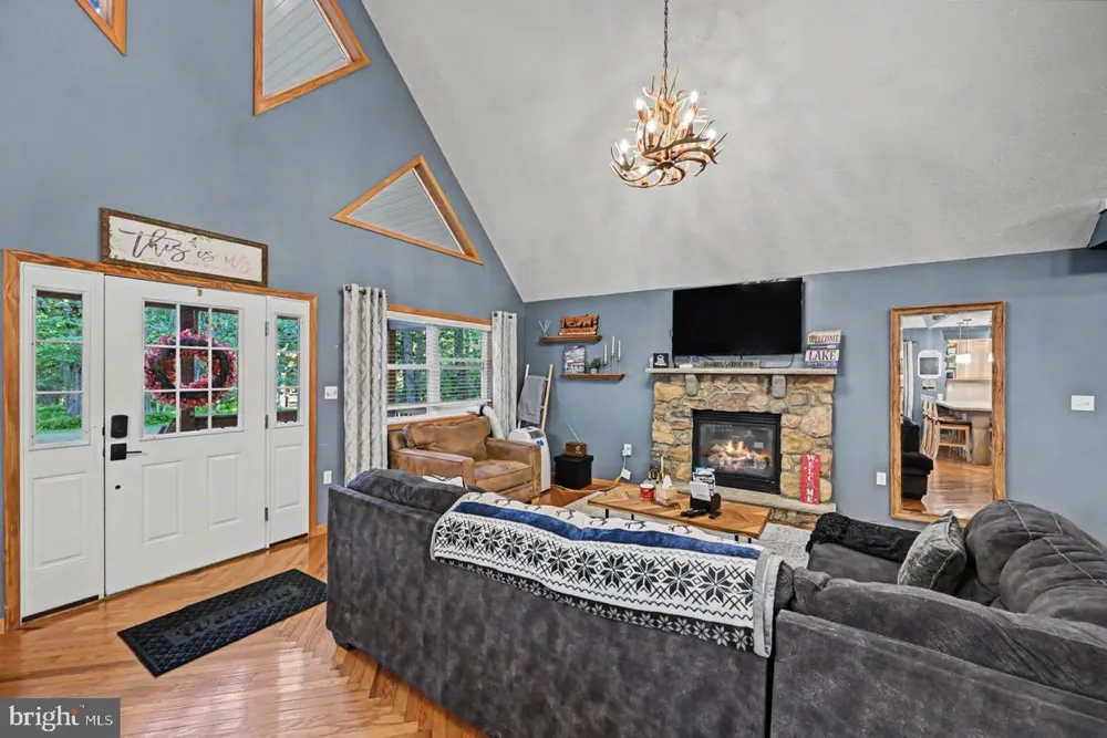 5376 CONOQUENISSING DRIVE Pocono Lake, PA 18347