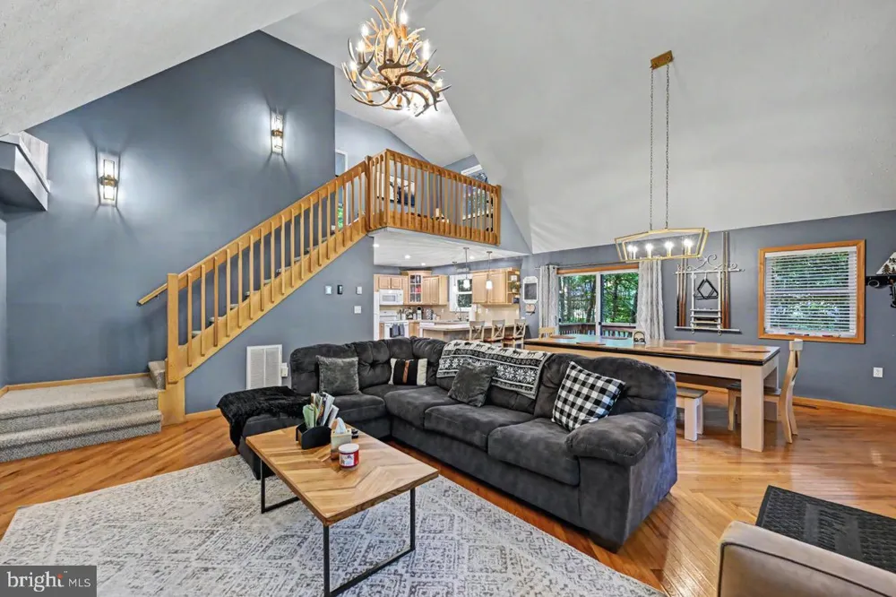 5376 CONOQUENISSING DRIVE Pocono Lake, PA 18347