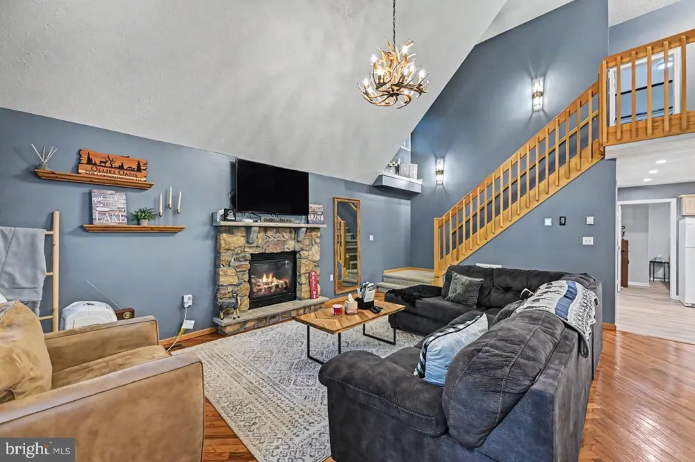 5376 CONOQUENISSING DRIVE Pocono Lake, PA 18347
