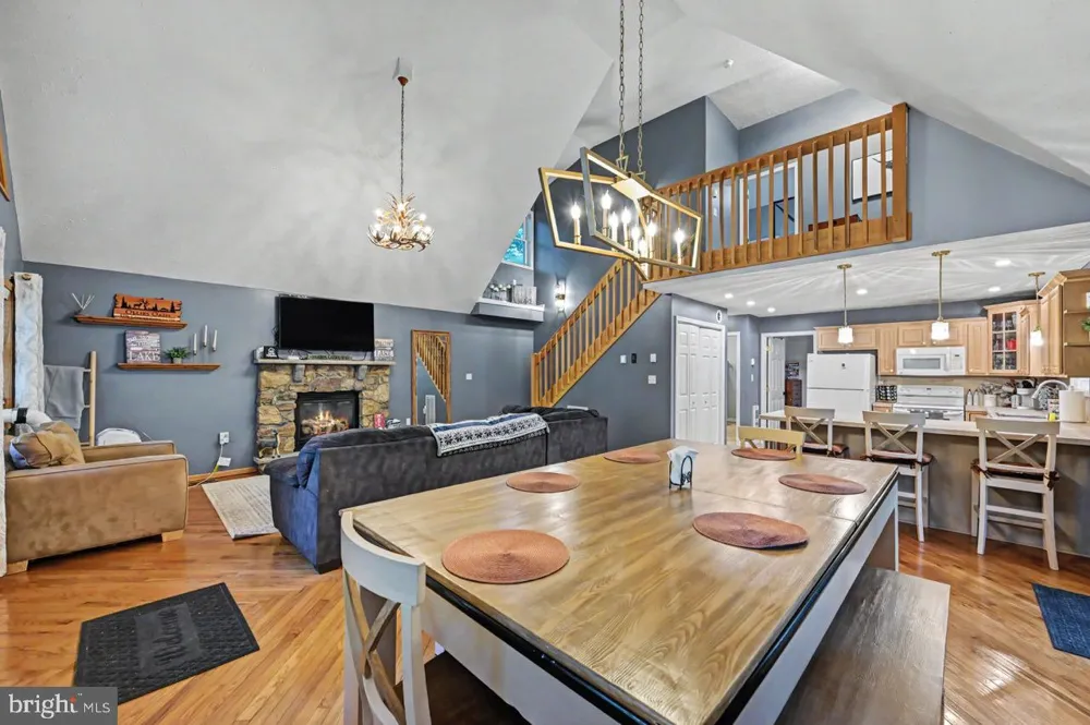 5376 CONOQUENISSING DRIVE Pocono Lake, PA 18347