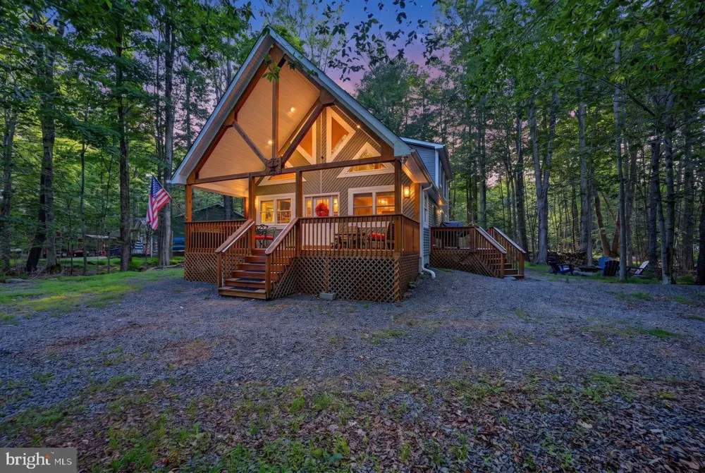 5376 CONOQUENISSING DRIVE Pocono Lake, PA 18347