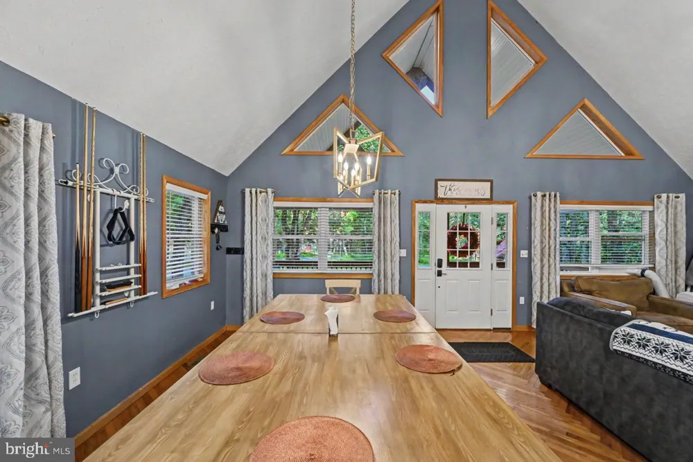 5376 CONOQUENISSING DRIVE Pocono Lake, PA 18347