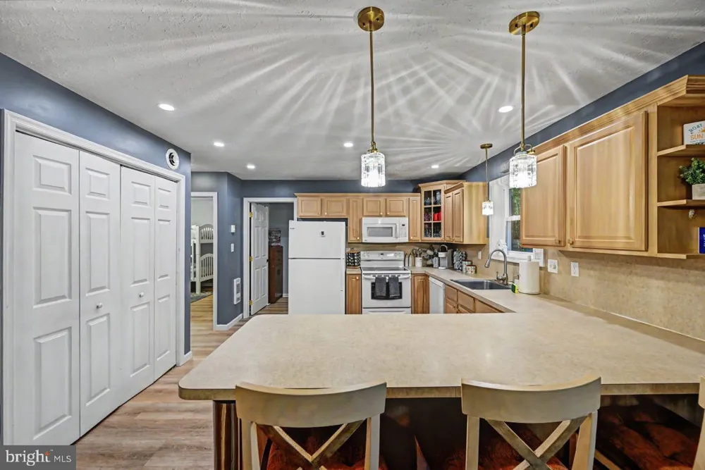 5376 CONOQUENISSING DRIVE Pocono Lake, PA 18347