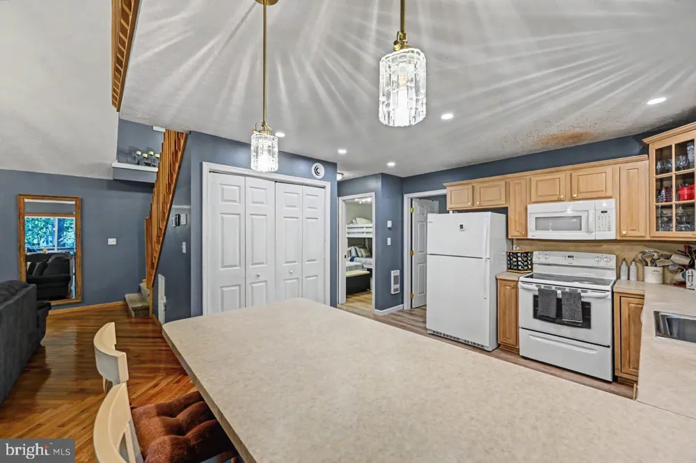 5376 CONOQUENISSING DRIVE Pocono Lake, PA 18347