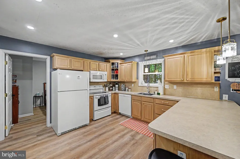 5376 CONOQUENISSING DRIVE Pocono Lake, PA 18347