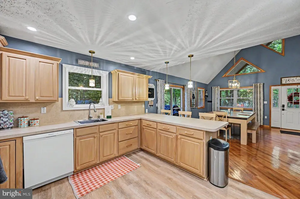 5376 CONOQUENISSING DRIVE Pocono Lake, PA 18347