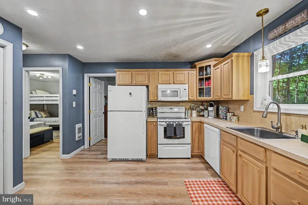 5376 CONOQUENISSING DRIVE Pocono Lake, PA 18347