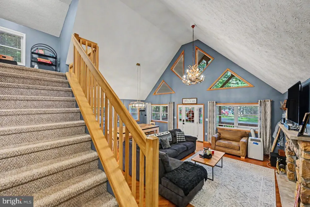 5376 CONOQUENISSING DRIVE Pocono Lake, PA 18347