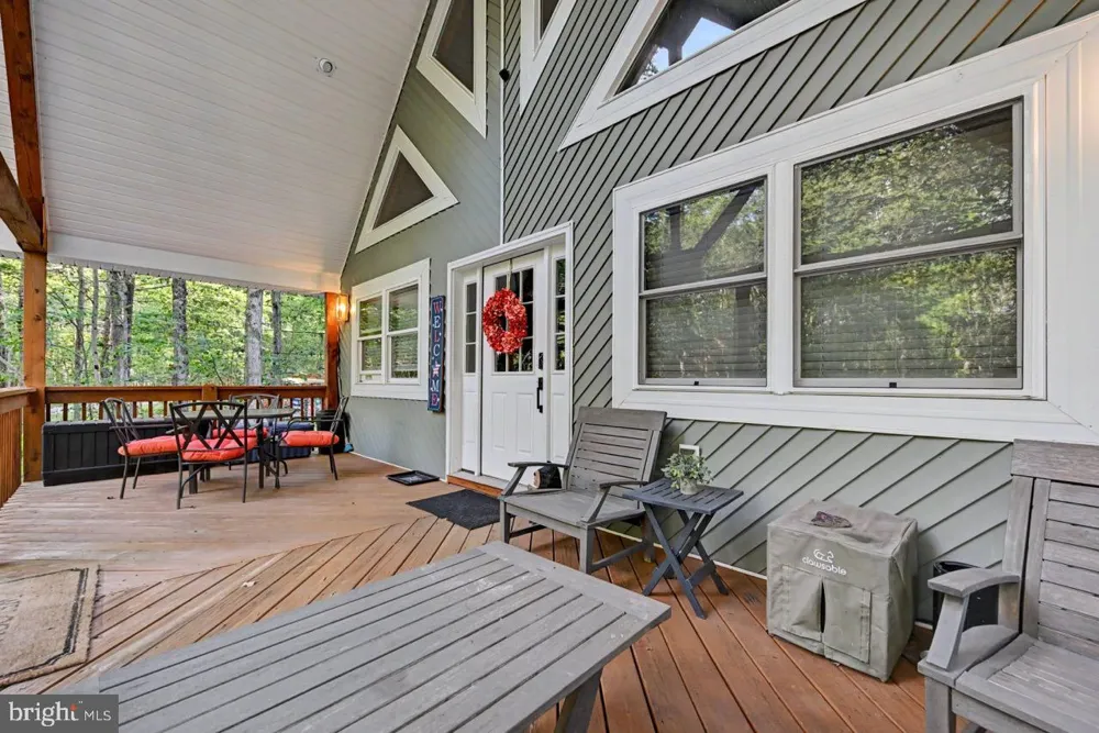 5376 CONOQUENISSING DRIVE Pocono Lake, PA 18347