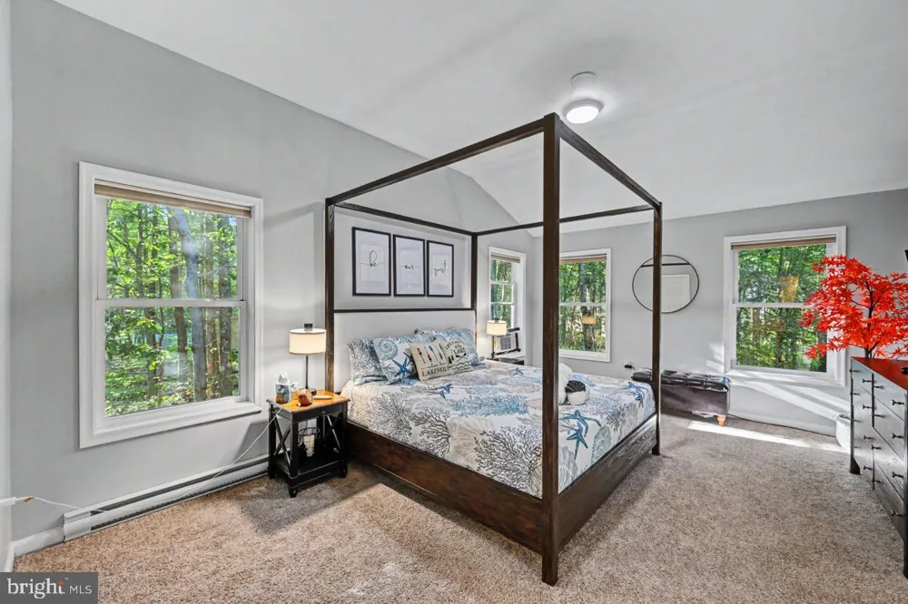 5376 CONOQUENISSING DRIVE Pocono Lake, PA 18347