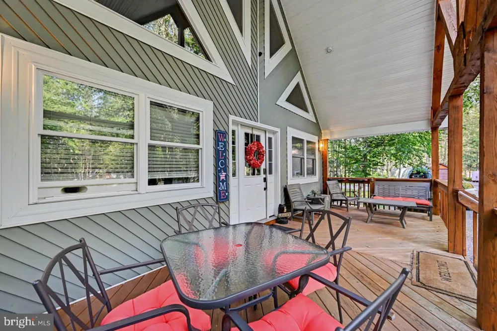 5376 CONOQUENISSING DRIVE Pocono Lake, PA 18347
