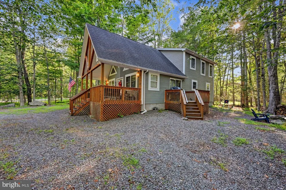 5376 CONOQUENISSING DRIVE Pocono Lake, PA 18347