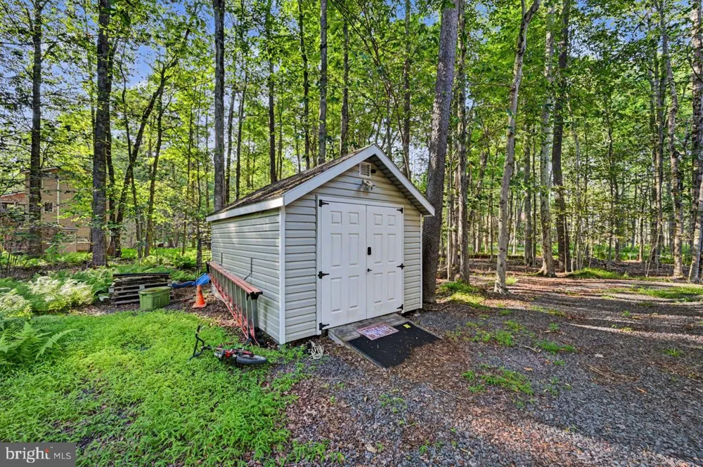 5376 CONOQUENISSING DRIVE Pocono Lake, PA 18347
