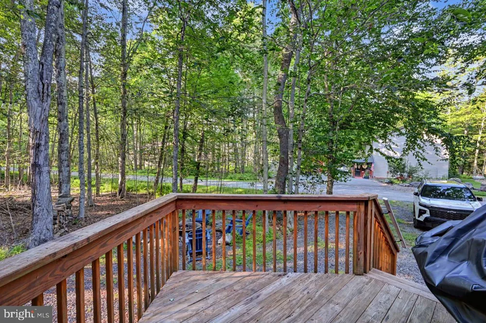 5376 CONOQUENISSING DRIVE Pocono Lake, PA 18347