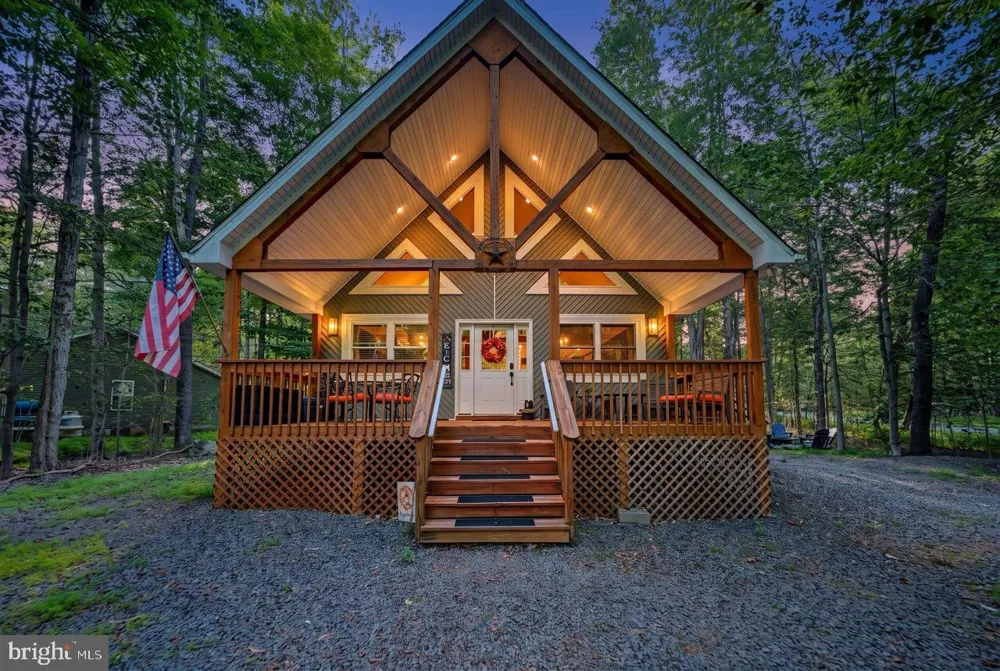 5376 CONOQUENISSING DRIVE Pocono Lake, PA 18347