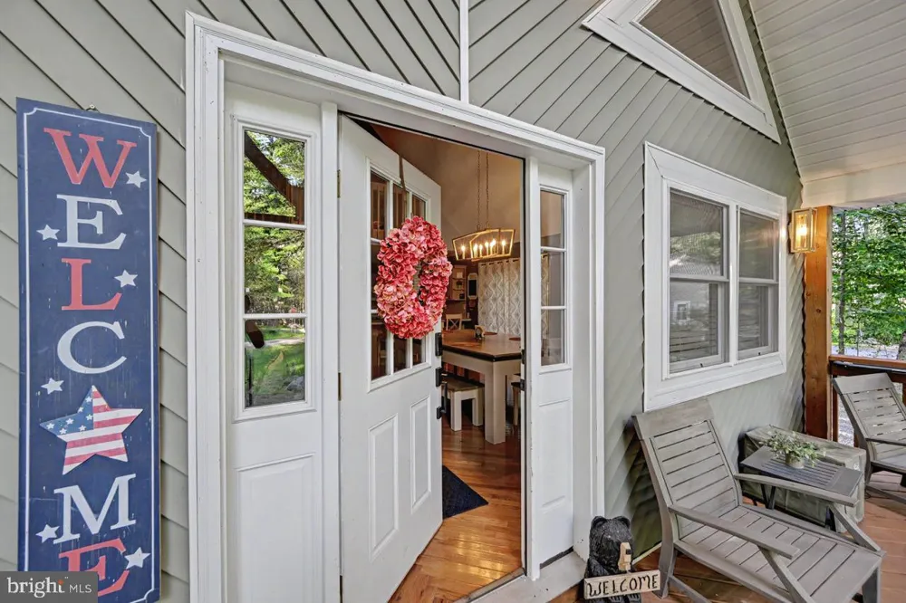 5376 CONOQUENISSING DRIVE Pocono Lake, PA 18347