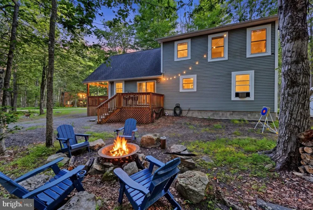 5376 CONOQUENISSING DRIVE Pocono Lake, PA 18347