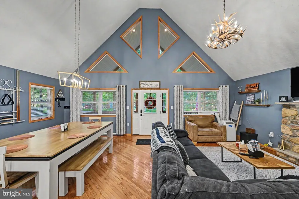 5376 CONOQUENISSING DRIVE Pocono Lake, PA 18347