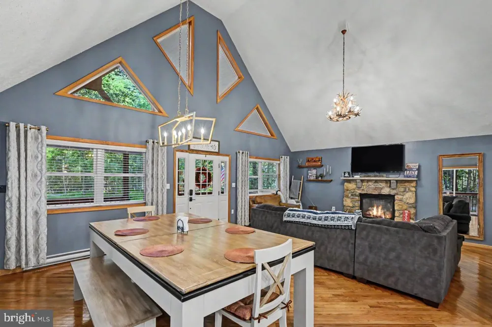 5376 CONOQUENISSING DRIVE Pocono Lake, PA 18347