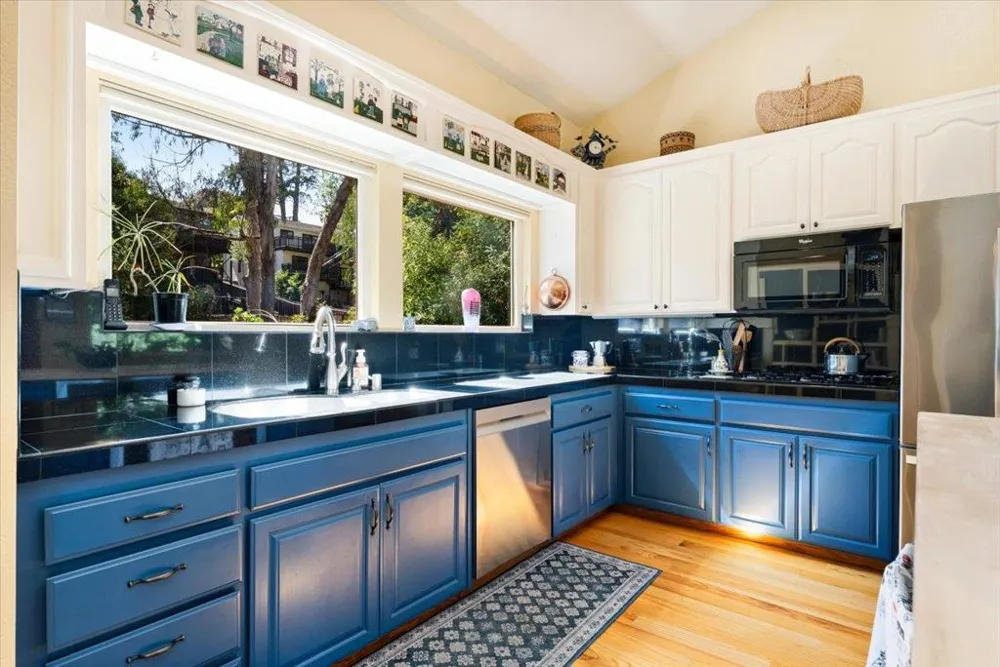 412 Sumner Avenue Aptos, CA 95003