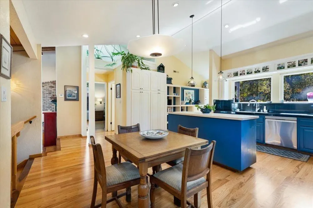 412 Sumner Avenue Aptos, CA 95003