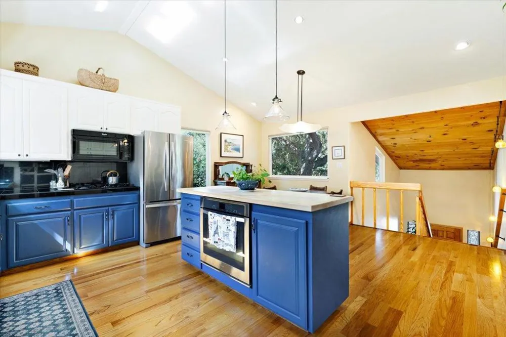 412 Sumner Avenue Aptos, CA 95003