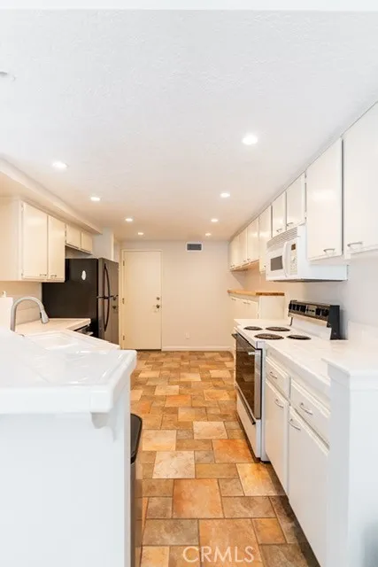 2154 San Michel Dr W #A Costa Mesa, CA 92627
