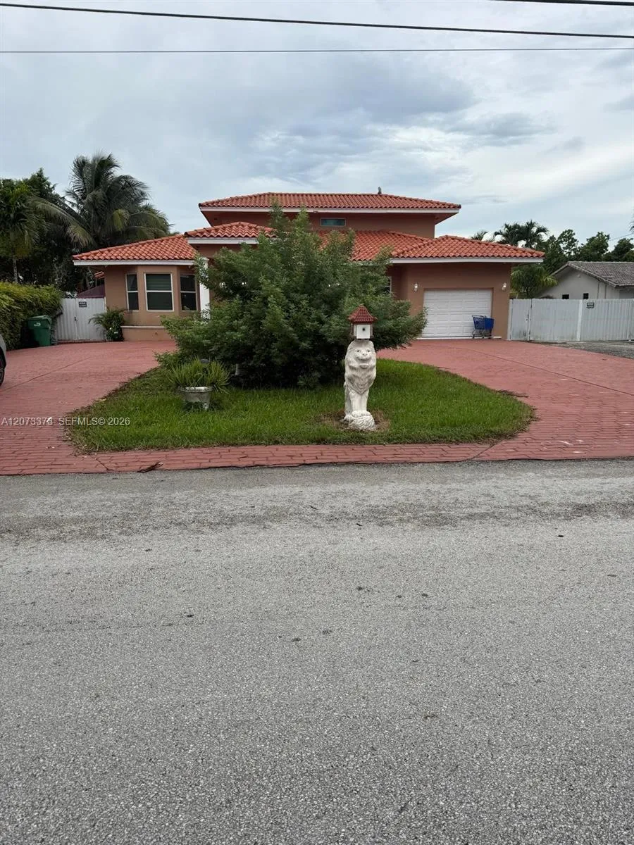 13926 SW 14th St Miami, FL 33184