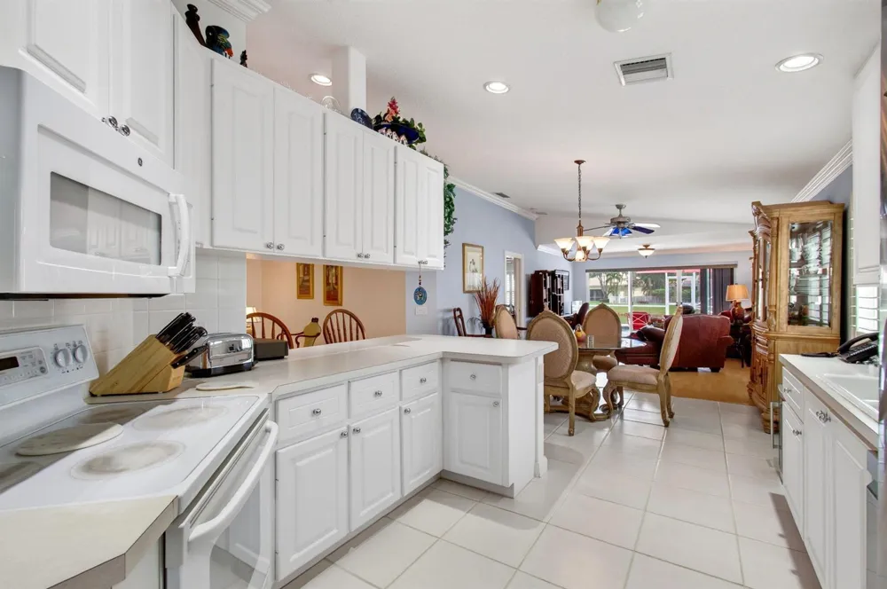 8403 Cozumel Lane Wellington, FL 33414
