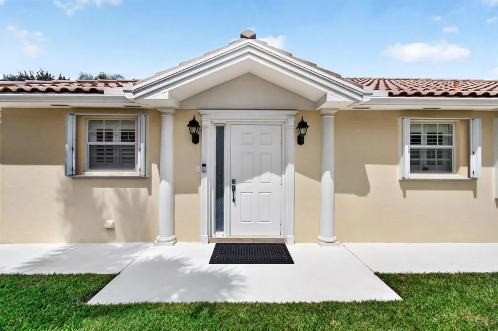 8403 Cozumel Lane Wellington, FL 33414