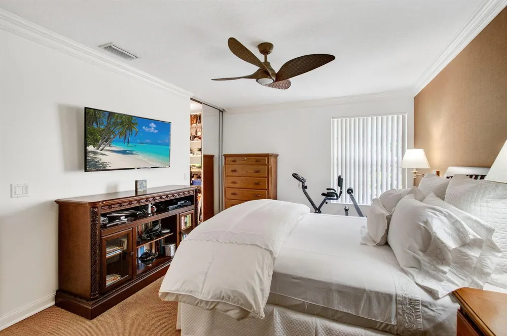 8403 Cozumel Lane Wellington, FL 33414