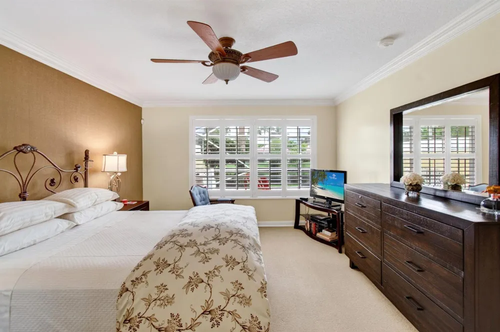 8403 Cozumel Lane Wellington, FL 33414