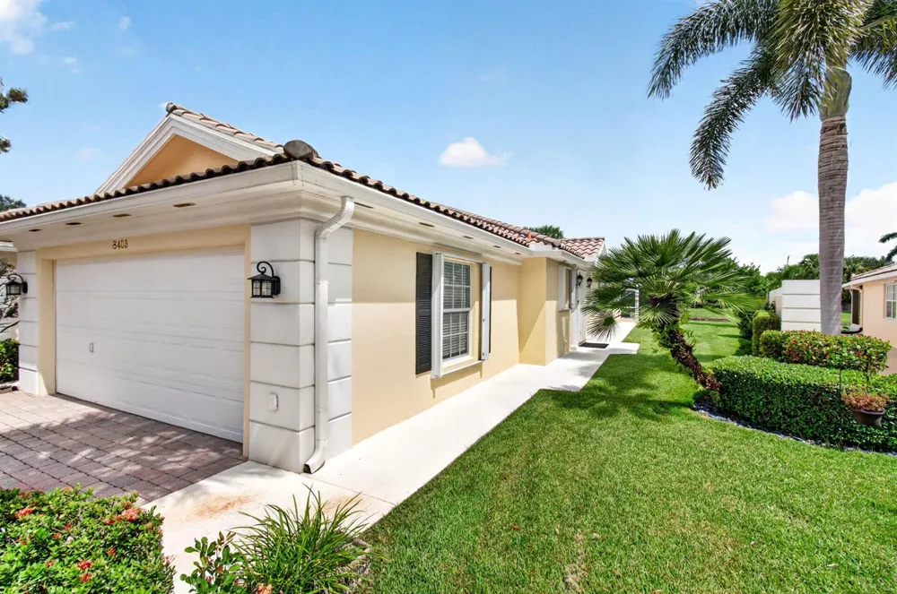 8403 Cozumel Lane Wellington, FL 33414