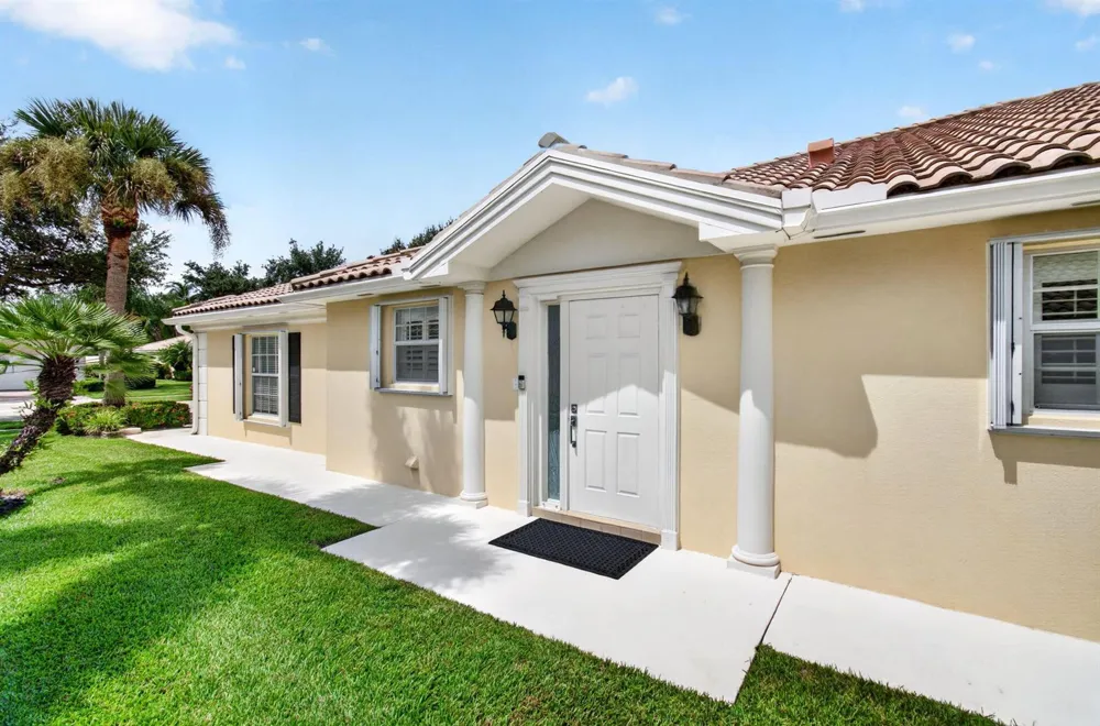 8403 Cozumel Lane Wellington, FL 33414